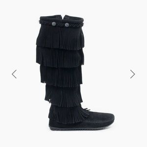 Minnetonka 5 Layer Fringe Boots